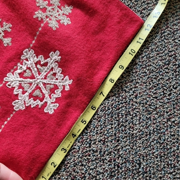 Christmas Table Runner - Picture 6 of 10